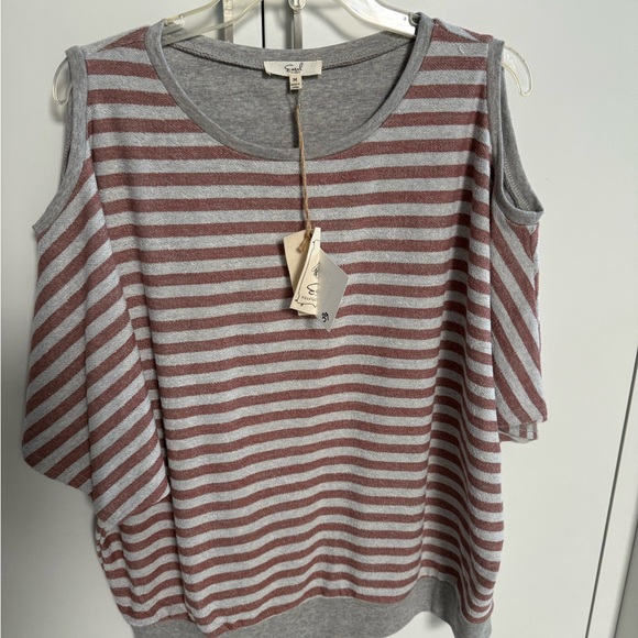 easel Sweaters - Peak-a-boo shoulder short sleeve sweater